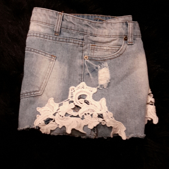Blu-pepper stone washed denim shorts medium ladies - Picture 2 of 6